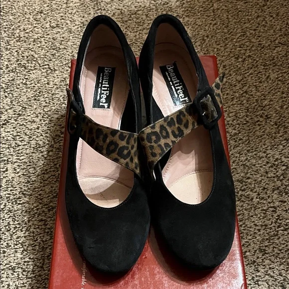 BeautiFeel Black Shoes with Leopard Accent - Picture 2 of 8